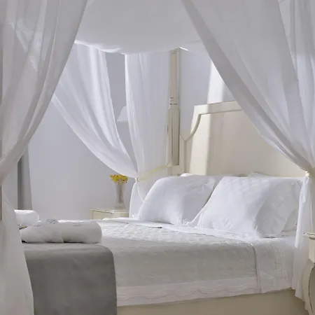 Kamari Hotel 3*