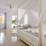 Kamari Ξενοδοχείο Πλατύς Γιαλός