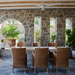 Kamari Πλατύς Γιαλός