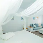 Kamari Ξενοδοχείο Πλατύς Γιαλός