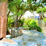 Kamari Πλατύς Γιαλός