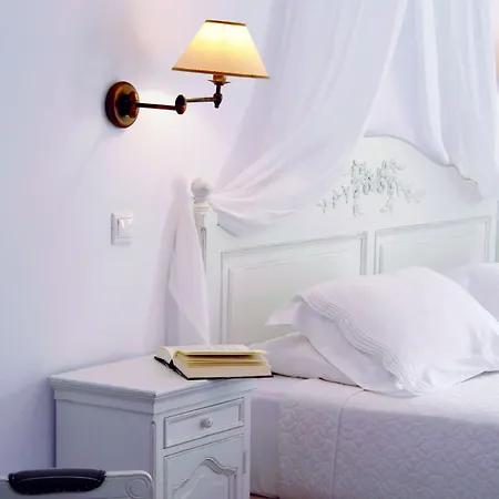 Kamari Hotel