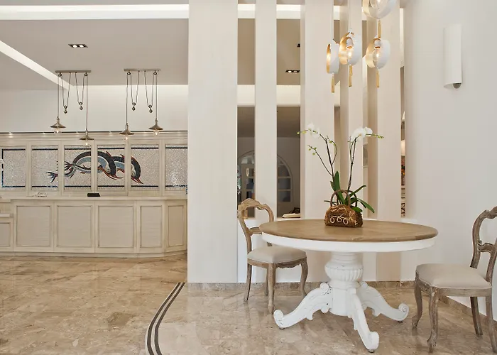 Kamari Отель 3*