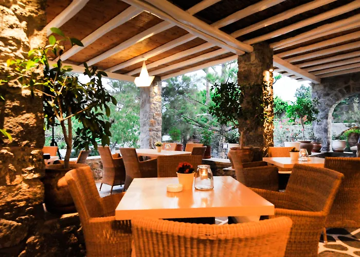 Kamari Hotel Platis Gialos