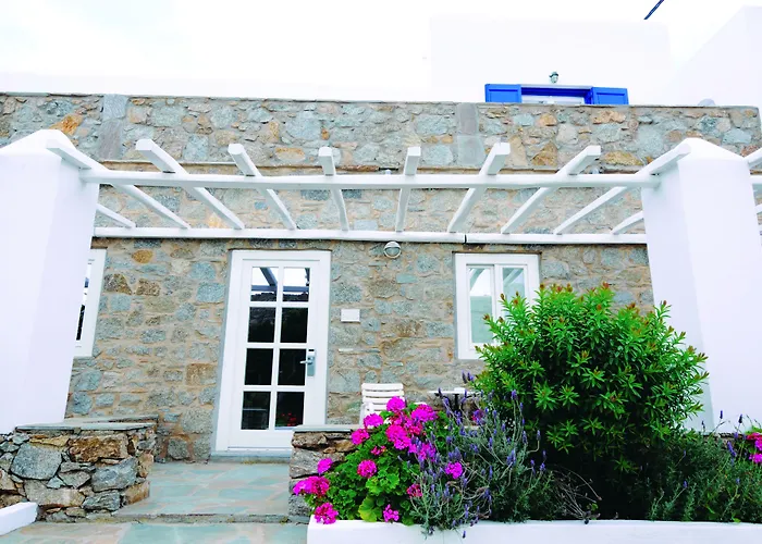 Kamari Hotel Platis Gialos